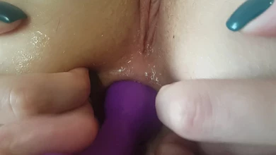 После работы разработал самотыком и сразу наполнил очко своей жены спермой