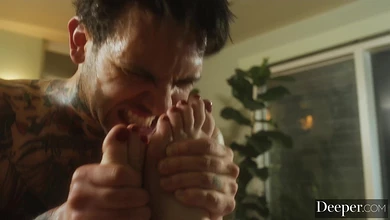 Секретарша вконец заебала начальника... пришлось выебать эту наглую дерзкую cуку