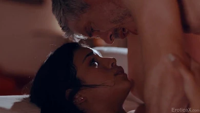 Элитная содержанка показала таланты в постели, на славу обслужив сурового «папика».