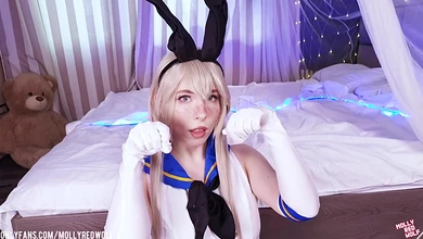 Пошлая молоденькая анимешница любит, когда в её ротике длинный хуй и горячая сперма