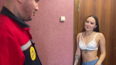 Муж не трахал жену, вот ей и пришлось дать рабочему-слесарю