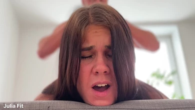 Накачала такие мощные ляхи, что ебут её теперь только в жопу!